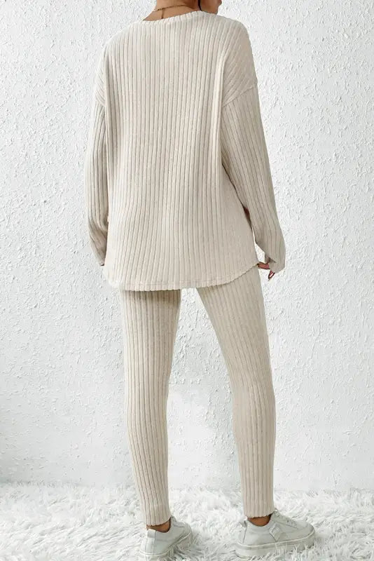 Ribbed knit slouchy two-piece outfit - women’s lounge sets