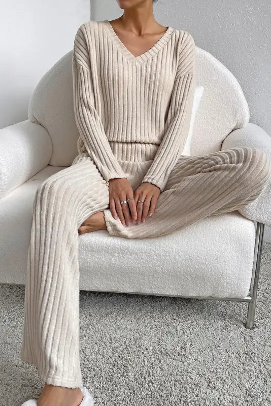 Ribbed knit slouchy two-piece outfit - women’s lounge sets