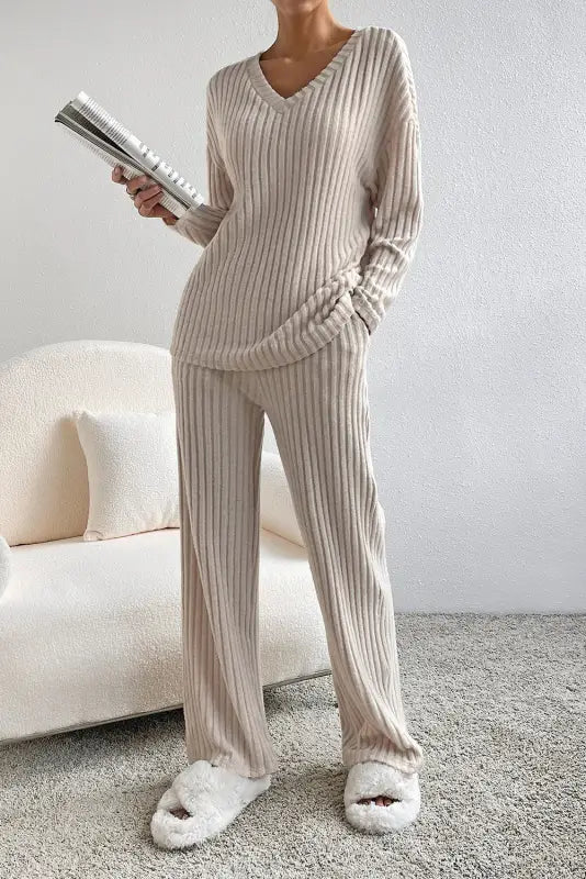 Ribbed knit slouchy two-piece outfit - women’s lounge sets