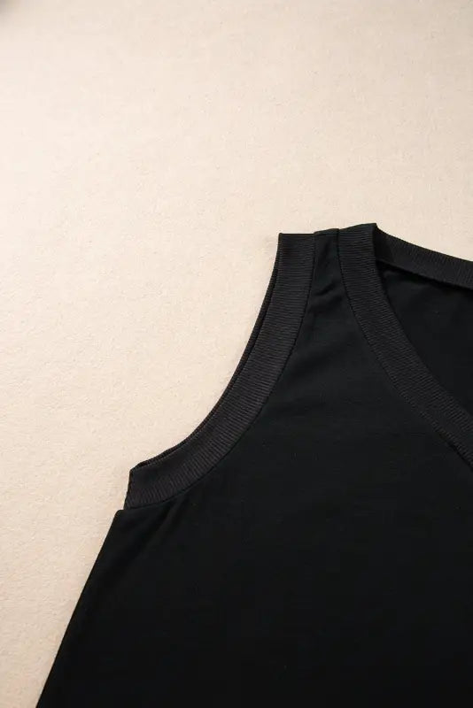 Black ribbed v neck tank top - tops