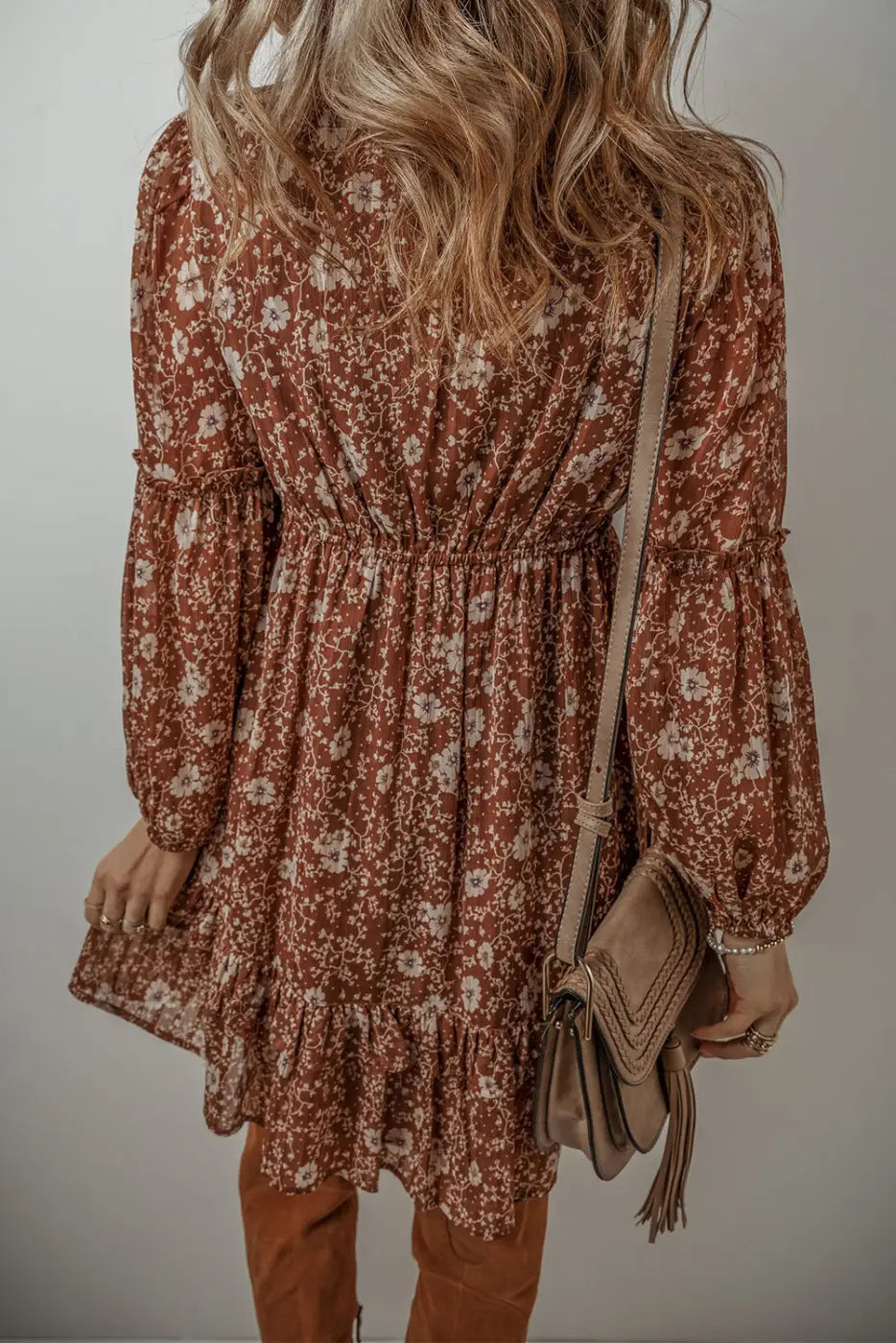 Ruffle romance boho dress: floral print, long sleeves, gathered waist for a relaxed style