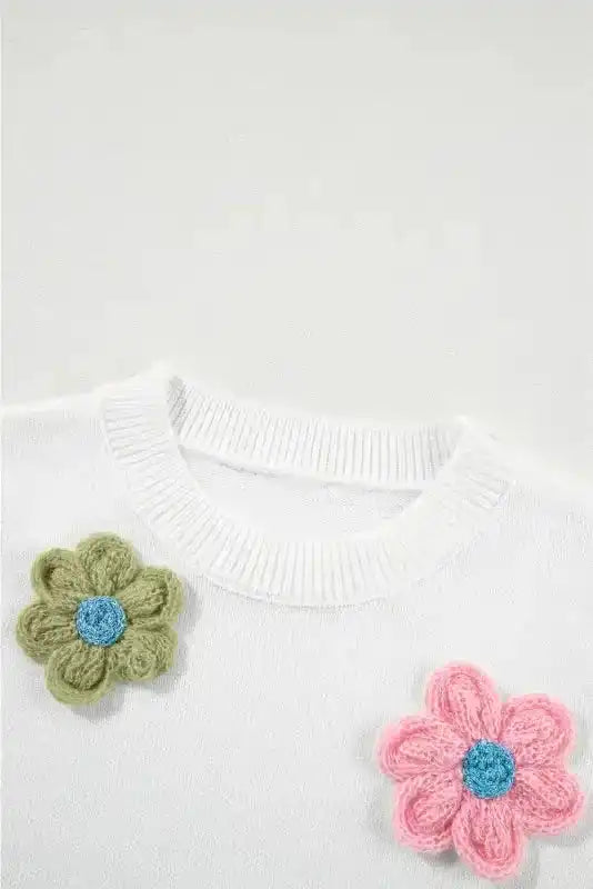Short Sleeve Sweater - White Cute Flower Applique - Fashionfitz