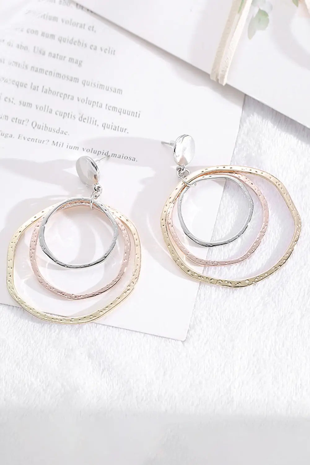 Silver 3-color concentric rings dangle earrings - one size / alloy