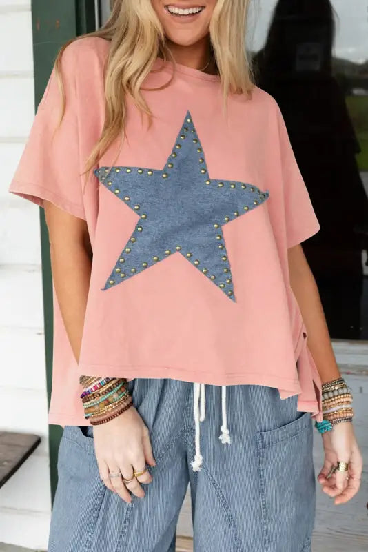 Star patch graphic high low tee - apricot pink / s / 95% cotton + 5% elastane - tops/tops & tees