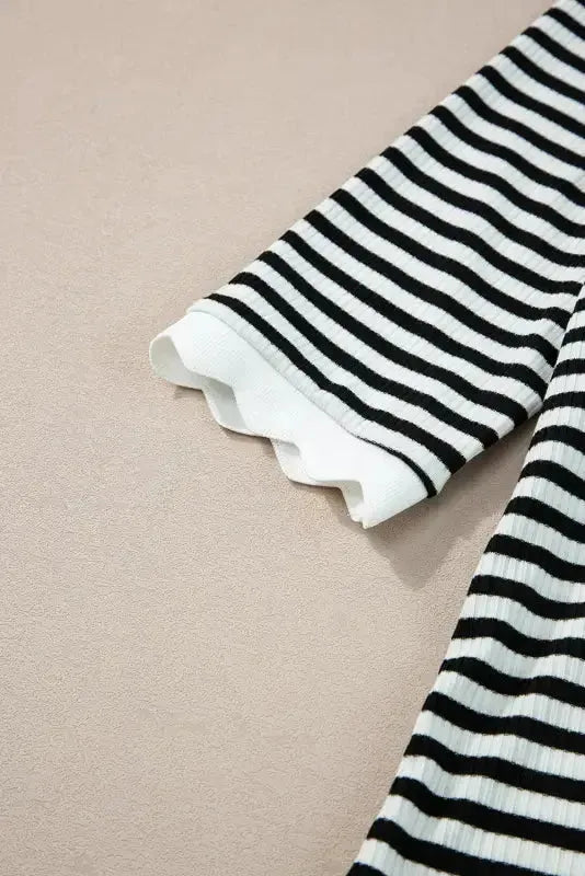 Striped Contrast Scallop Trim Half Sleeve T-shirt - Fashionfitz