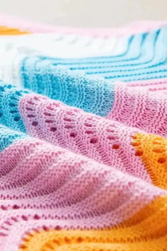 Striped Scalloped Hem Knitted Vest - Fashionfitz