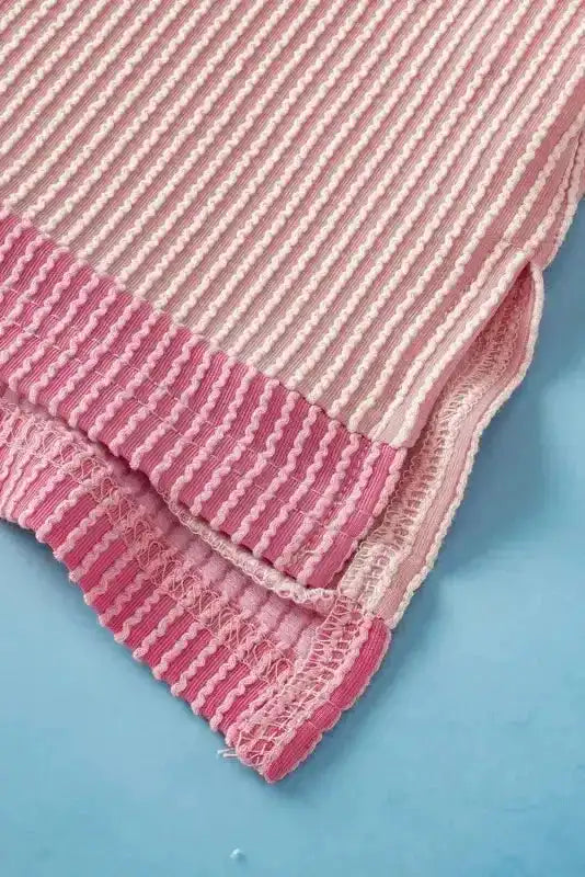 Textured Contrast Trim Round Neck T Shirt - Fashionfitz