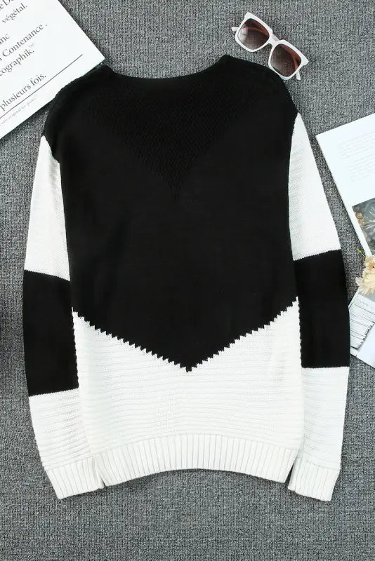 Black two-tone chevron pullover sweater - sweaters & cardigans