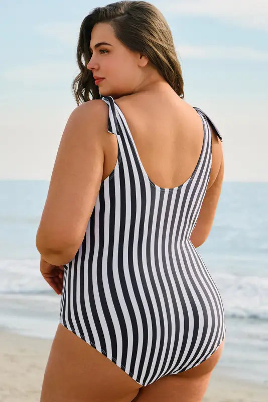 Vertical stripes one-piece swimsuit - plus size | fashionfitz