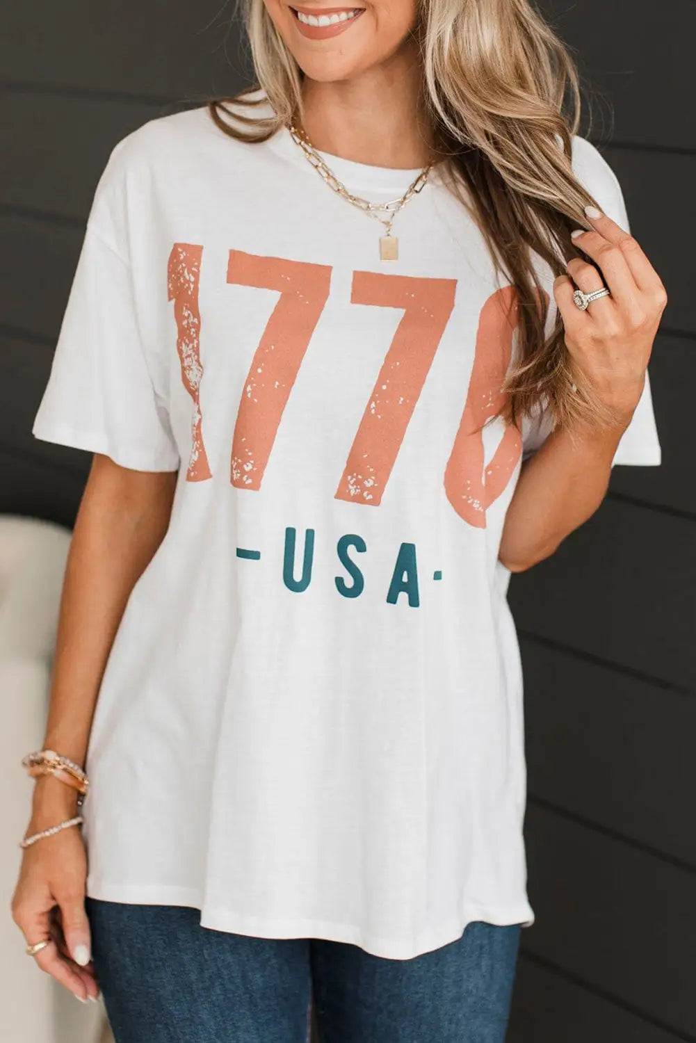 White 1776 usa vintage graphic t-shirt - s / 62% polyester + 32% cotton + 6% elastane - t-shirts