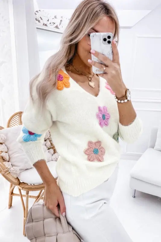 White crochet flower v-neck jumper | women’s jumpers