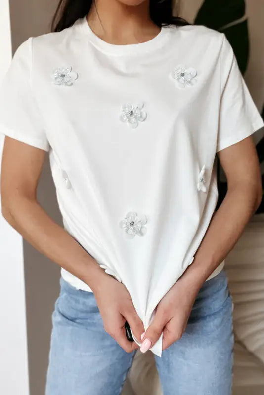 White flower applique t-shirt - s / 95% cotton + 5% elastane - tops/tops & tees