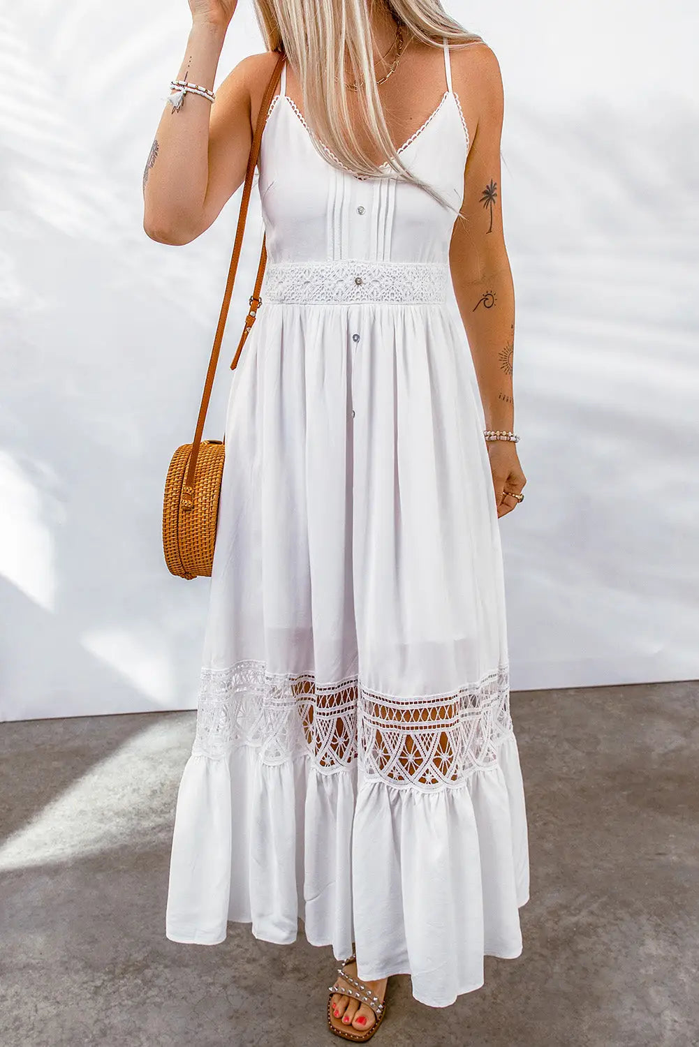 White lace splice button decor spaghetti strap maxi dress - s / 100% polyester - dresses