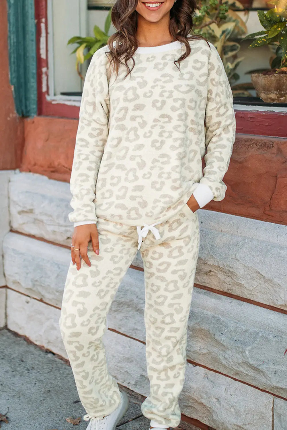 White leopard pullover and drawstring pants lounge set - printed / l / 85% polyester + 15% viscose - sets