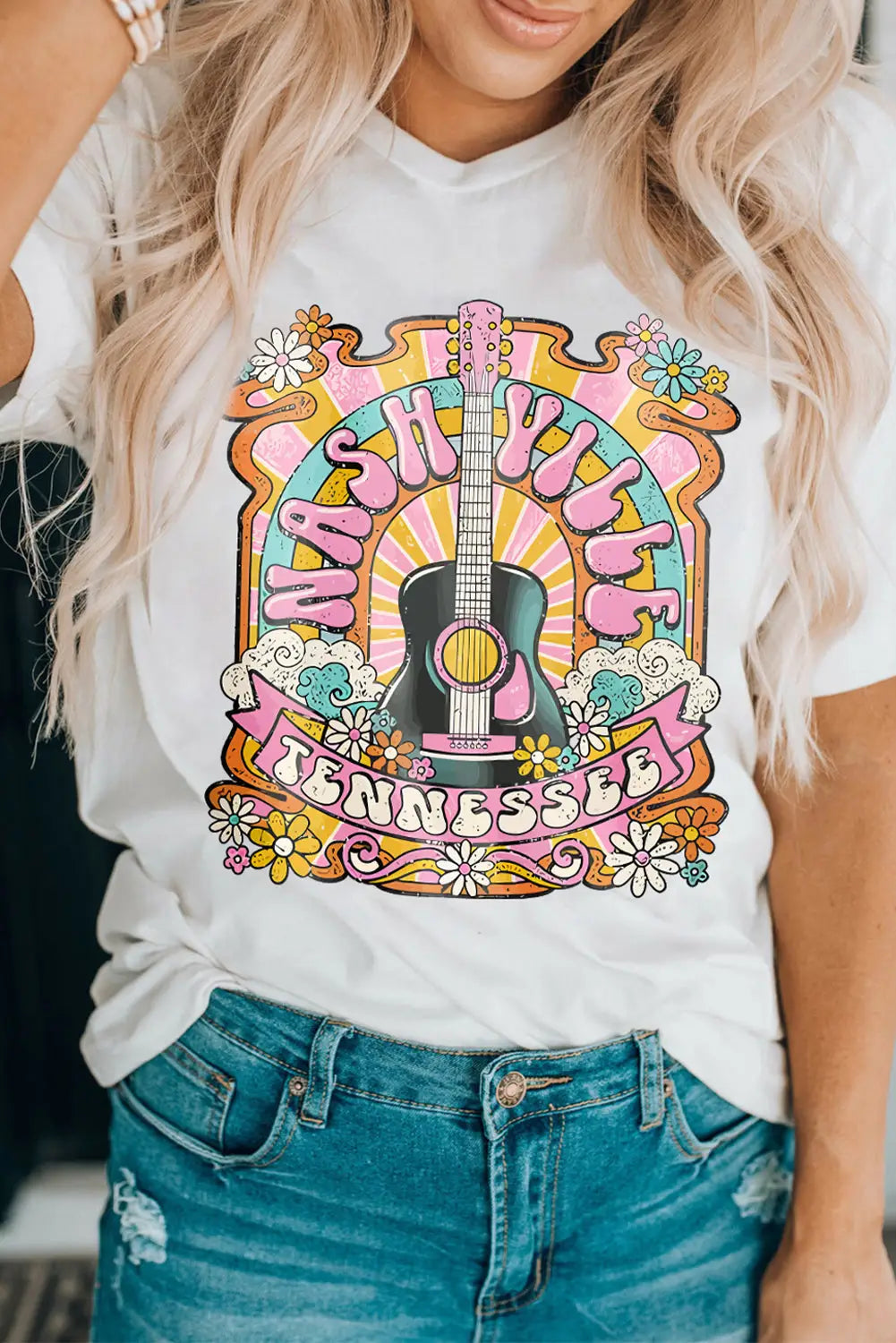 White nashiville guitar graphic country music t-shirt - s / 62% polyester + 32% cotton + 6% elastane - t-shirts