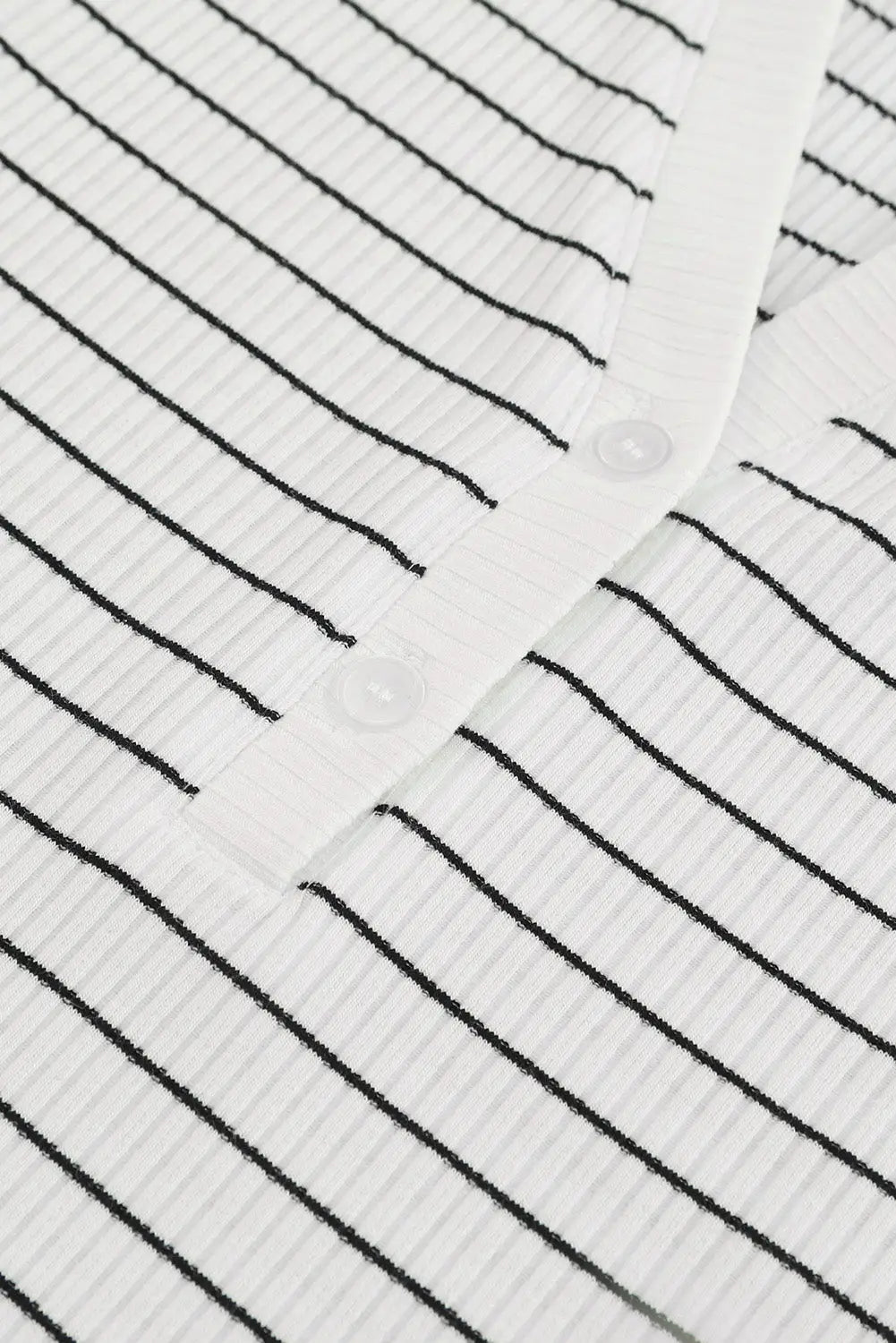 White striped print notch v neck short sleeve top - t-shirts