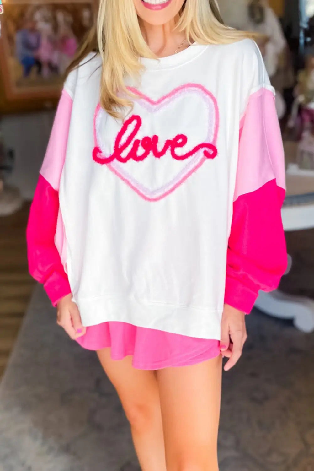White tinsel love heart graphic color block sleeve